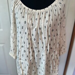 Maurices Cream Pleated 3/4 Sleeve Blouse